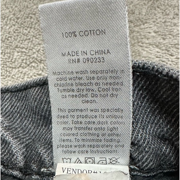 Pacsun Black Denim 11" High Rise Button Fly Factory Distress Shortie Shorts 24W - Picture 11 of 11